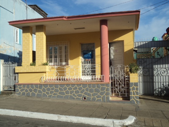 'Vista frontal' Casas particulares are an alternative to hotels in Cuba.